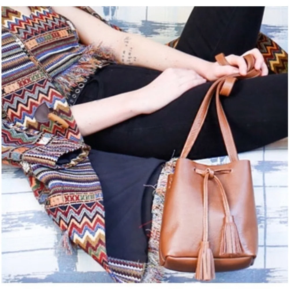 Shaffer LA Greta Leather Drawstring Bucket Bag - Picture 5 of 11